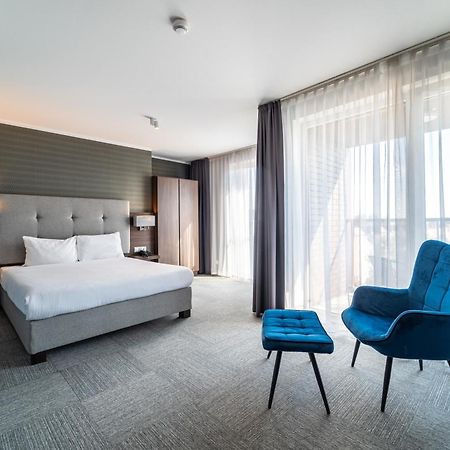 Hotel Weneda Opole Esterno foto
