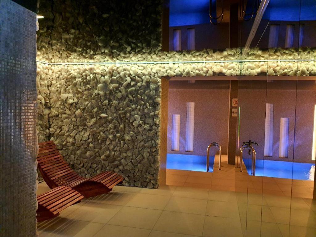 Hotel Weneda Opole Esterno foto